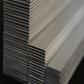 Micro canal de alumínio